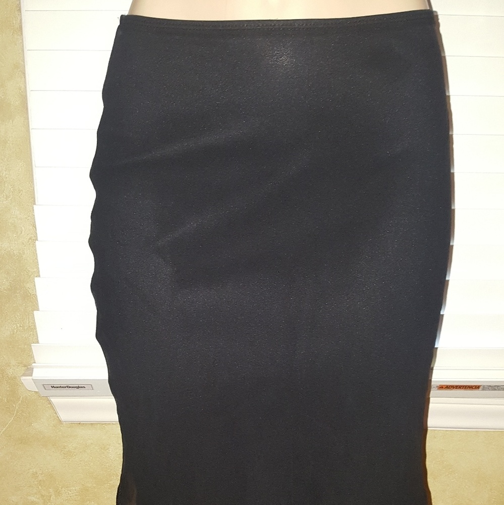 Betsy Johnson BLACK 100% silk skirt